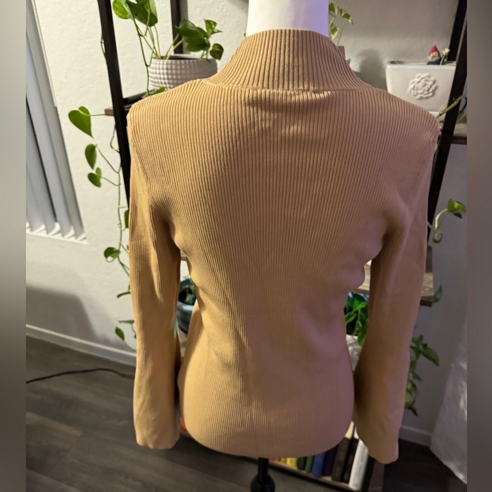 Ribbed camel colored brand new Boston Proper 3/4 zip w belle sleeves medium - Picture 7 of 9